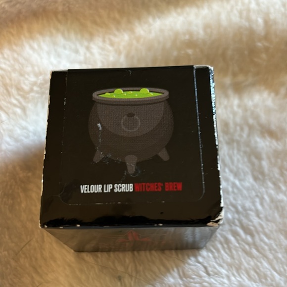 Jeffree Star witches brew lip scrub - Picture 2 of 5